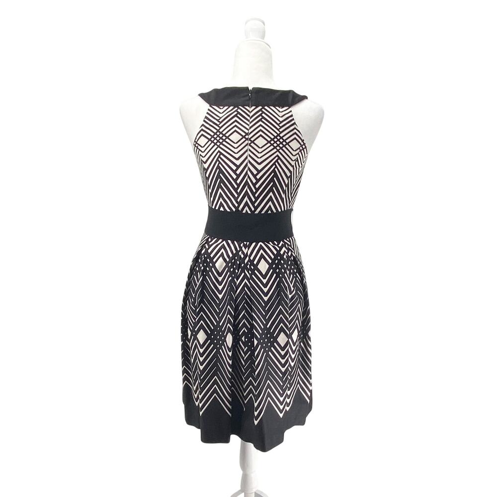Women WHBM Fit and Flare Dress Size 2 Black White Geometric - Picture 3 of 13